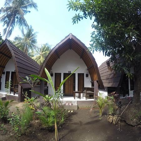 Hello Lumbung Homestay กิลิไอร์ ภายนอก รูปภาพ